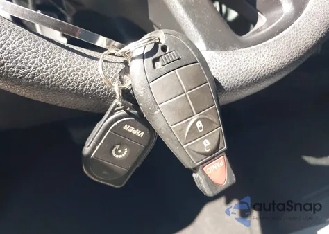 2019 Ram 1500 Classic Express 4X4 5'7 Box z USA, uszkodzony, nr VIN 1C6RR7KG9KS709945